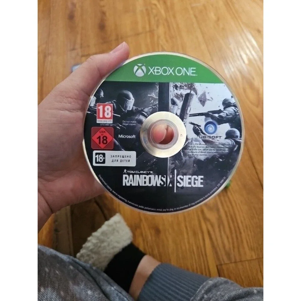 Xbox One Call Of Duty WWII & Rainbow Six Siege